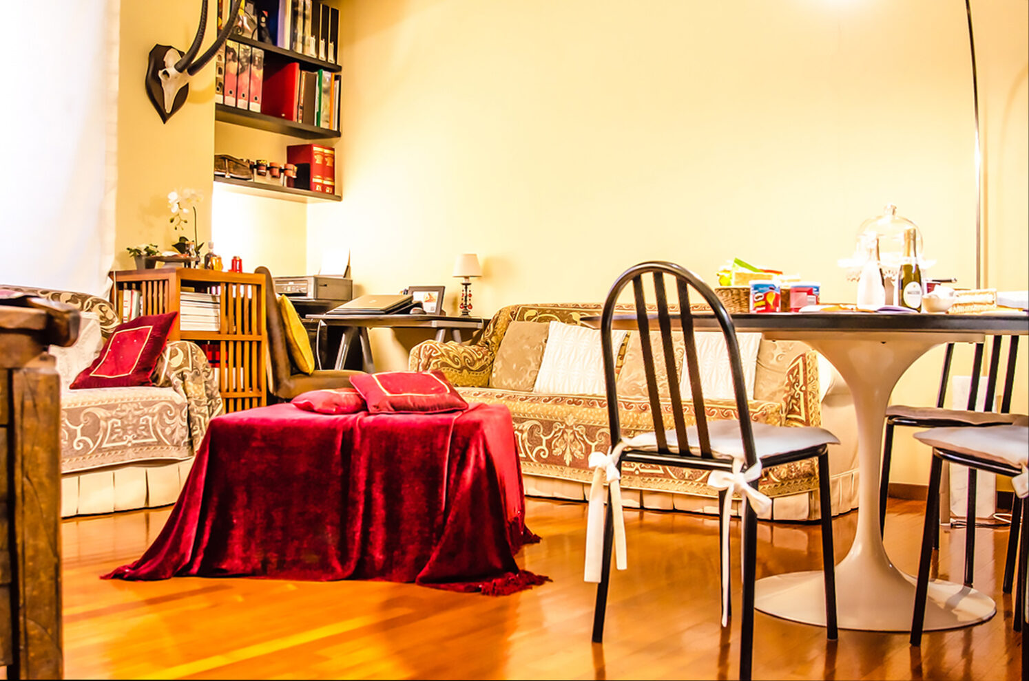 living-room-bijouhouse-poof